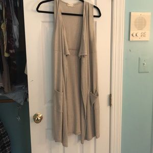 cute cardigan- goes well w a simple t shirt dress!